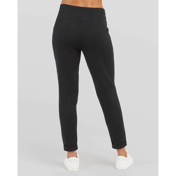 NEW SPANX airessentials tapered pant in black - Picture 3 of 3
